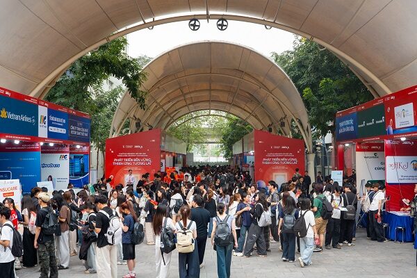Ngày hội việc làm trường Đại Học Thăng Long